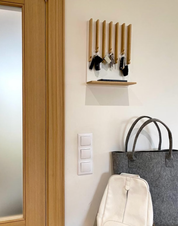 Wall Mounted Key Holder with Shelf, Wooden Multi-Hook Organiser for Entryway, Natural Oak Finish - Image 4