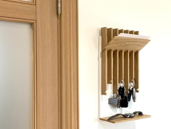 Wall Mounted Key Holder with Shelf, Wooden Multi-Hook Organiser for Entryway, Natural Oak Finish
